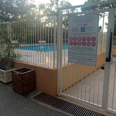 Cozy With Ac, Parking And Terrace Apartman
